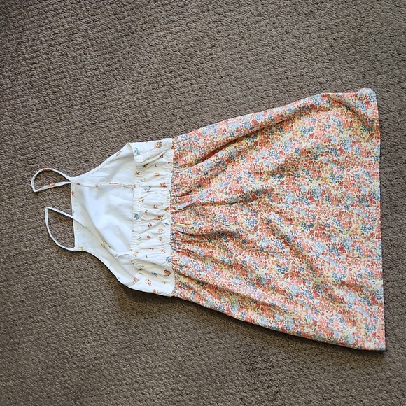 A&E DRESS - Picture 2 of 2